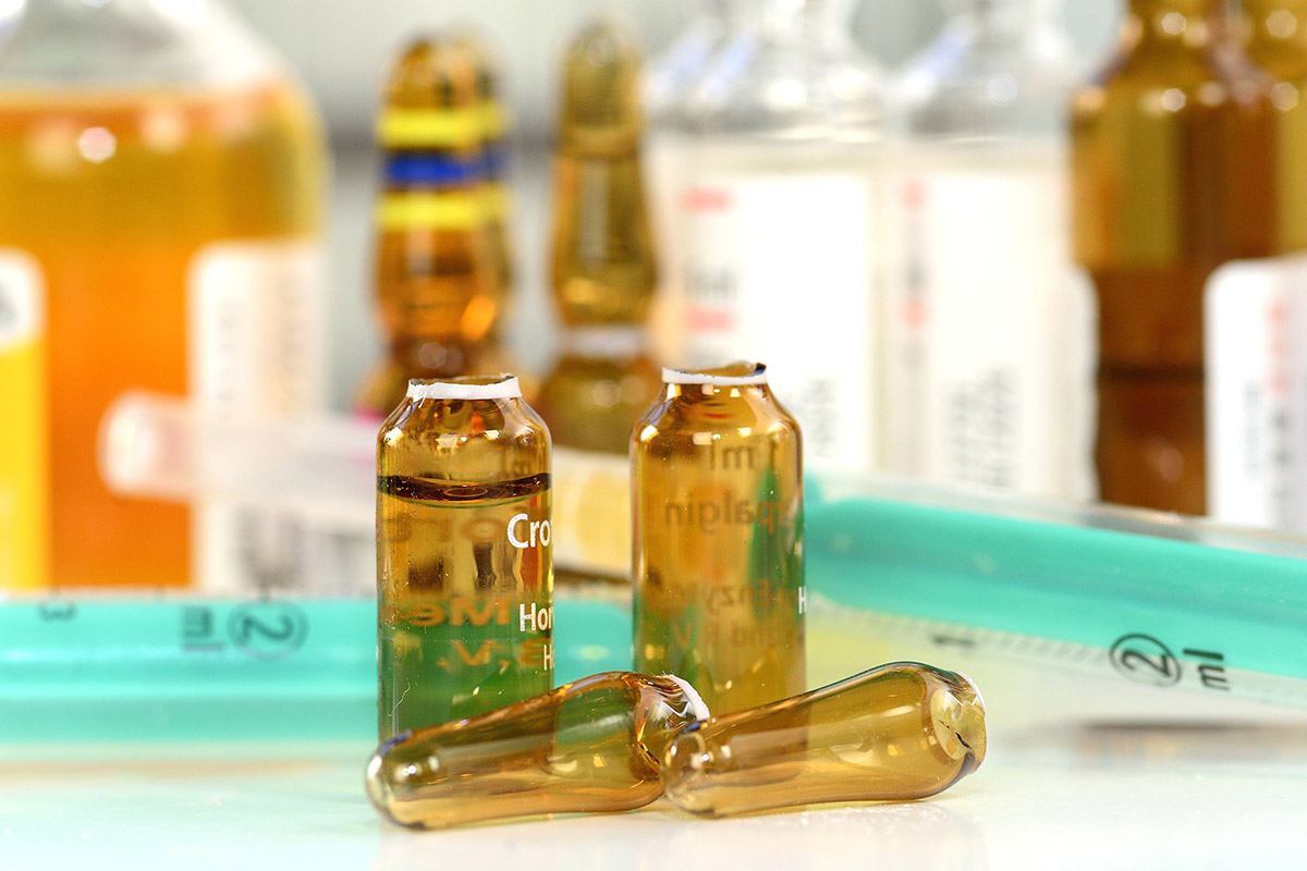 Vials en glazen containers in de farmaceutische industrie