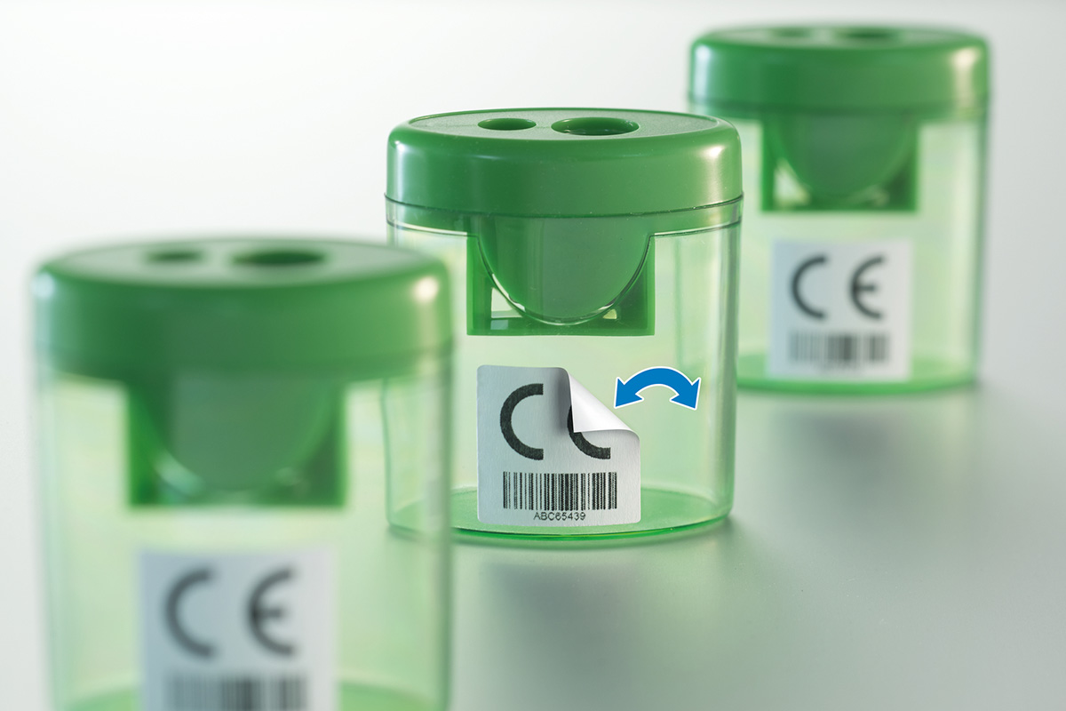 Afneembaar etiket met CE-markering, op groene punt.