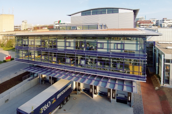 The translation of "HERMA Logistikzentrum" from German to Dutch is "HERMA Logistiekcentrum.