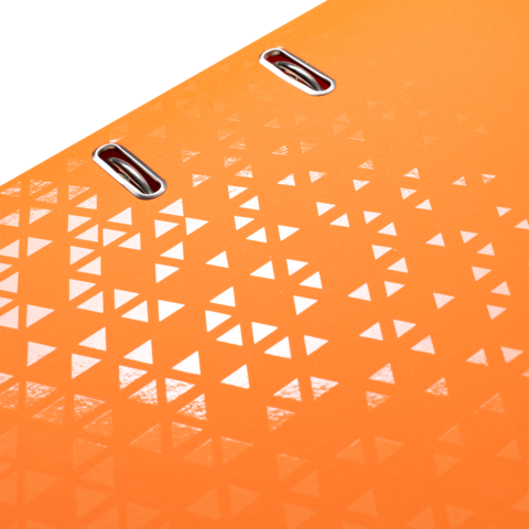 Orangene Oberfläche mit geometrischem Muster aus kleinen, weißen Dreiecken und zwei Öffnungen oben.