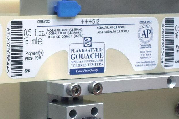 Laseractiveerbare etiketten voor kleurflessen, in het productieproces, liggend formaat