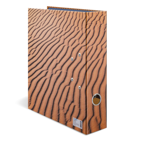 Ordner mit einer strukturierten Oberfläche in Sandmuster, orangefarben mit zwei Metallringen und einem Sichtfenster für Etiketten.