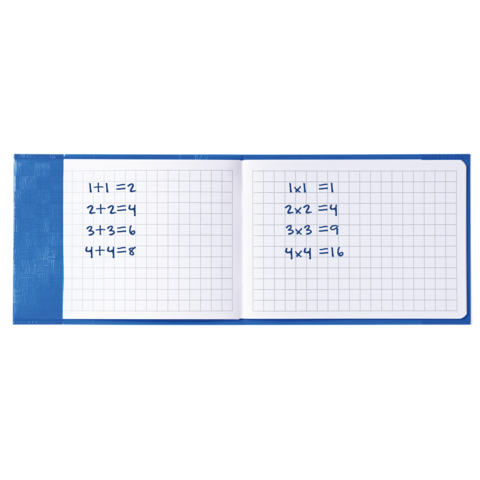 Matheaufgaben in einem Notizbuch: Addition und Multiplikation mit Ergebnissen.
