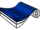 Blauw, golvend papier op een rol dat voor verschillende toepassingen kan worden gebruikt, zoals verpakking of knutselprojecten.