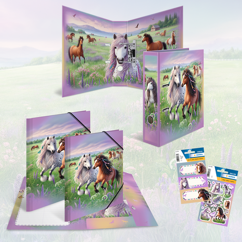 Een set met schoolmaterialen, inclusief mappen en stickers, met illustraties van paarden in een groene landschap.