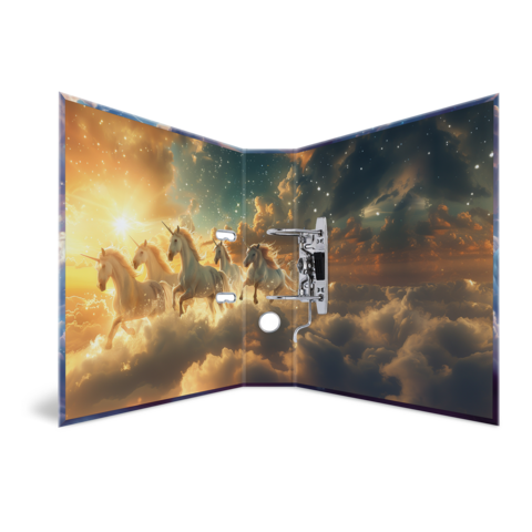 Ein aufgeschlagenes Buch mit einem fantastischen Bild von Einhörnern, die durch eine wolkige Landschaft unter einem bunten Himmel galoppieren.