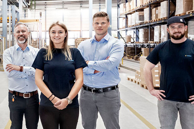 HERMA Online-Winkel, Medewerker in de logistiek, Liggend formaat