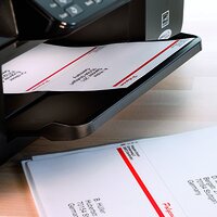 Blanco etiketten: Blad etiketten na het bedrukken met een laserprinter