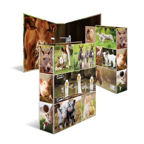 Ein aufklappbares Display mit Bildern von verschiedenen Tieren, darunter Kühe, Schweine, Ziegen und Enten, in ländlicher Umgebung.