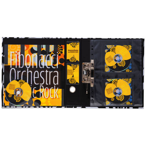 Ein CD-Album mit dem Titel "Fibonacci Orchestra" und mehreren gelben CDs in einer schwarzen Hülle.