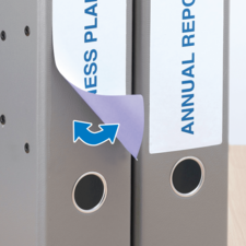 Zwei Aktenordner stehen nebeneinander. Der linke Ordner ist mit "Business Plan" und der rechte mit "Annual Report" beschriftet.