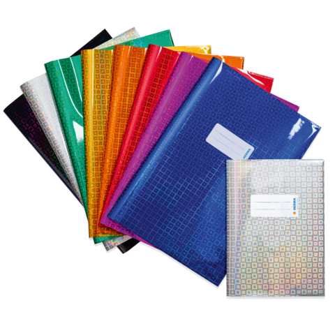 Bunte Klarsichthüllen in verschiedenen Farben, gestapelt und teilweise übereinanderliegend, mit einem Etikett auf einer Hülle.