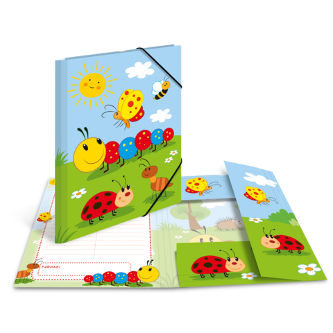 Bunt gestaltetes Schulheft mit Käfern, Schmetterlingen und einer Sonne auf dem Cover, umgeben von einer grünen Wiese.