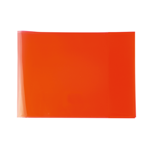 Ein leuchtend orangefarbener Ordner, der flach auf einer weißen Oberfläche liegt.