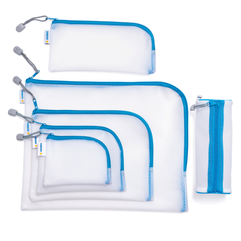 Fünf durchsichtige Aufbewahrungstaschen in verschiedenen Größen mit blauen Reißverschlüssen. Ideal für die Organisation von Zubehör.